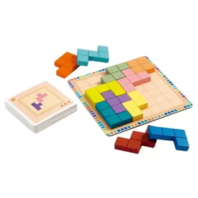 Jogo de tabuleiro com peças geométricas coloridas e cartas