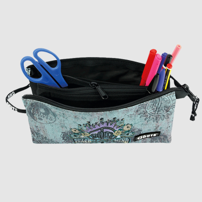 Estojo escolar azul esverdeado com padrão e canetas