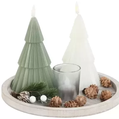 Conjunto decorativo natalício com velas em forma de árvore, tabuleiro e pinhas