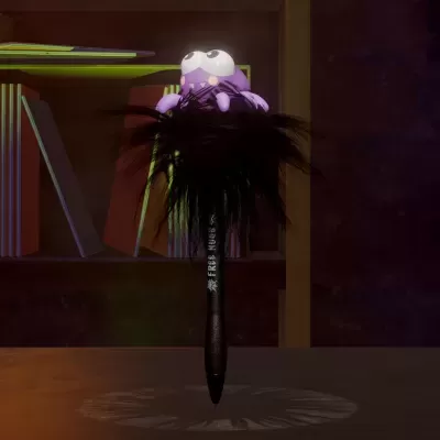 Caneta preta decorada com olhos brancos e penugem preta, sobre mesa escura e estante com livros.