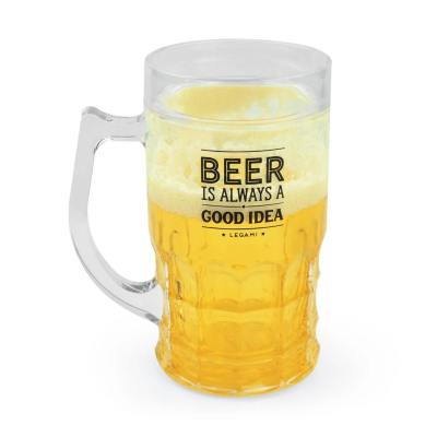 Caneca de cerveja de vidro com texto impresso em preto