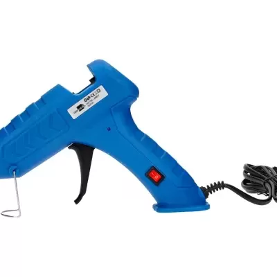 Pistola de cola quente azul com gatilho preto e cabo elétrico