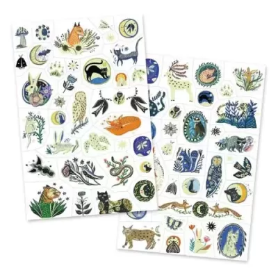 Folhas com autocolantes ilustrados de animais e plantas coloridos