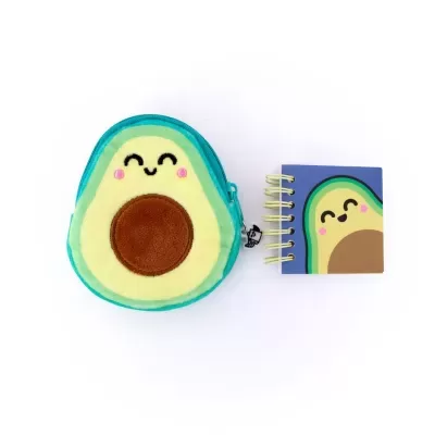 Carteira peluda em forma de abacate com caderno pequeno em capa azul com abacate