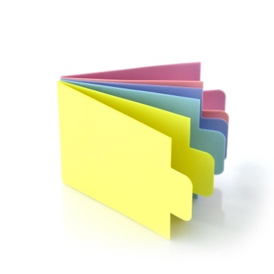Separadores de plástico coloridos com abas arredondadas