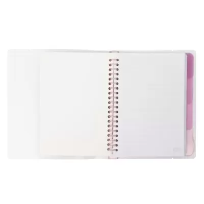 Caderno espiral aberto com páginas brancas e capas cor-de-rosa