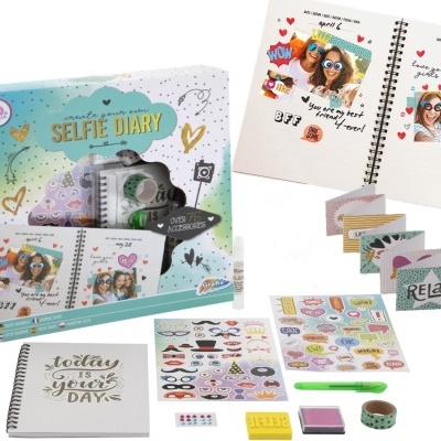 Conjunto Selfie Diary com diário, carimbos, autocolantes e marcadores em caixa colorida