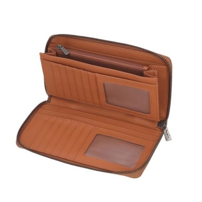 Carteira castanha de couro com vários compartimentos e fecho de correr