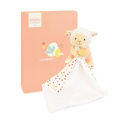 Pelúcia de ovelha com mini cobertor e caixa cor de pêssego
