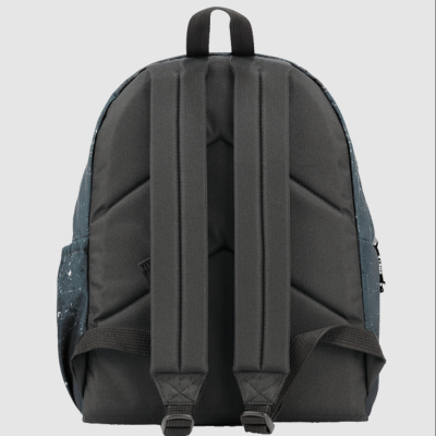 Mochila de costas cinzenta escura com alças almofadadas e padrão salpicado azul e branco