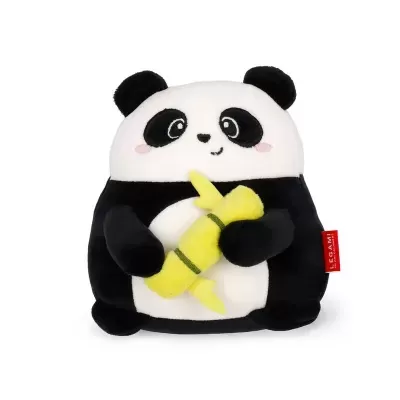 Pelúcia de panda preto e branco com banana amarela e etiqueta vermelha
