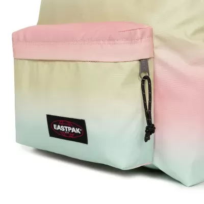 Bolsa colorida com bolso frontal e etiqueta EASTPAK