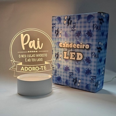 Candeeiro LED para pai com frase e embalagem azul decorada.