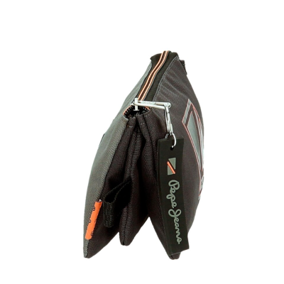 Bolsa carteira cinzenta com padrão geométrico e etiqueta Pepe Jeans