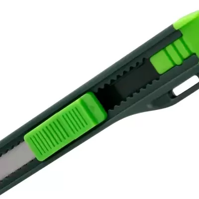 Estilete cinza e verde com lâmina metálica ajustável