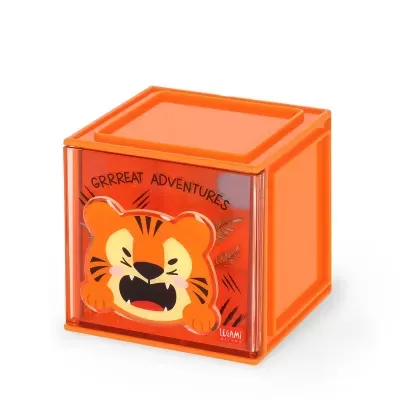 Caixa quadrada laranja com desenho de tigre e texto 'GRRREAT ADVENTURES'.