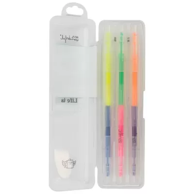 Estojo plástico com três canetas fluorescentes coloridas