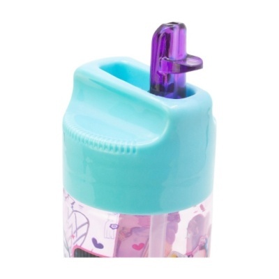 Garrafa de plástico com tampa azul e bocal roxo