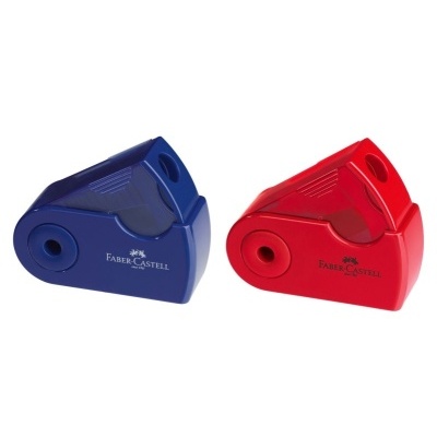 Dois afiadores de lápis triangulares, azul e vermelho, com marca Faber-Castell
