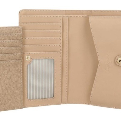 Carteira feminina bege com vários compartimentos e fecho de encaixe