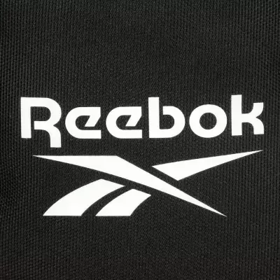 Logo Reebok branco em tecido preto de malha