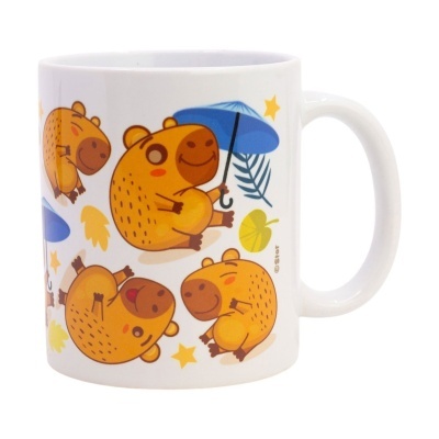 Caneca branca com ilustrações de castores amarelos e castanhos e detalhes em azul e amarelo