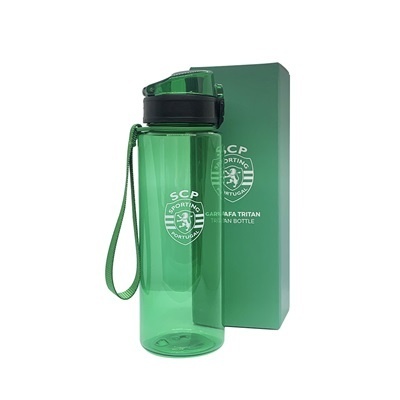 Garrafa de água verde translúcida com logótipo do Sporting Clube de Portugal