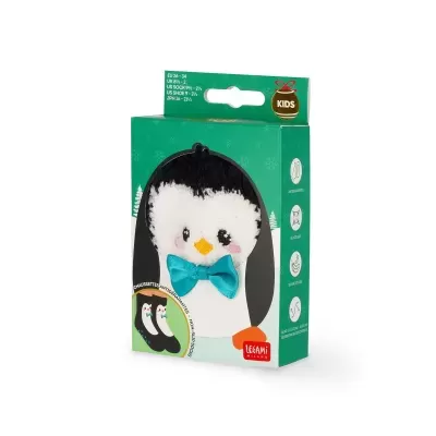 Embalagem verde de meias para crianças com pinguim e texto KIDS