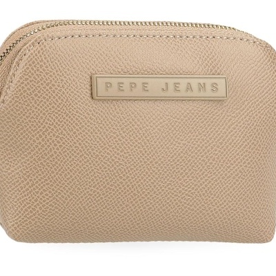 Carteira bege com textura e placa com texto Pepe Jeans