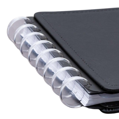 Caderno com capa preta e espiral transparente