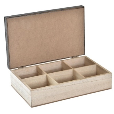 caixa organizadora de madeira clara com seis compartimentos e tampa aberta
