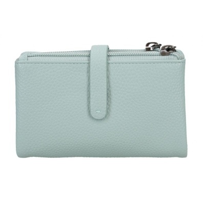 Carteira ou porta-moedas azul claro em couro com fecho de correr duplo.