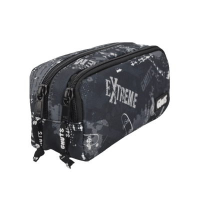 Estojo escolar preto e cinzento com texto branco 'EXTREME' e fechos zíper duplos