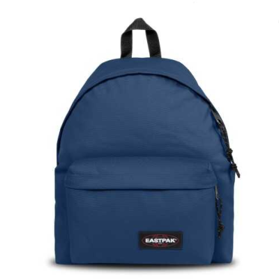 Mochila azul escura com bolso frontal e etiqueta EASTPAK