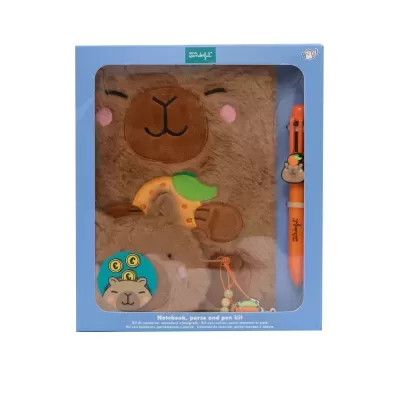 Conjunto de escrita com caderno e porta-moedas peludos em forma de urso e caneta laranja em caixa azul.