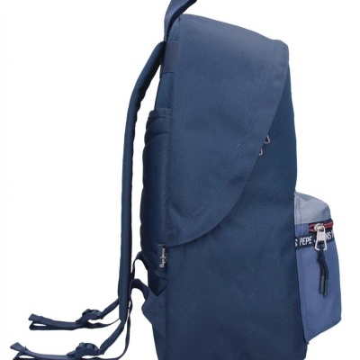 Mochila azul escura com bolso frontal azul claro e fecho de correr