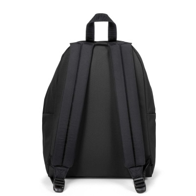 Mochila preta com alças acolchoadas vista pelas costas