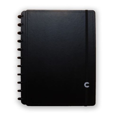Caderno preto com capa rígida e elástico preto
