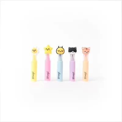 Conjunto de cinco marcadores de texto coloridos com tampas decoradas com cabeças de animais sorridentes.