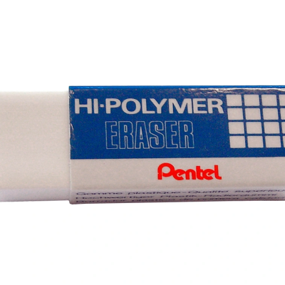Borracha branca com película azul da Pentel e texto HI-POLYMER ERASER