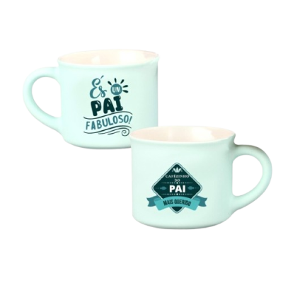 Duas canecas brancas com texto em verde e preto para o dia do pai