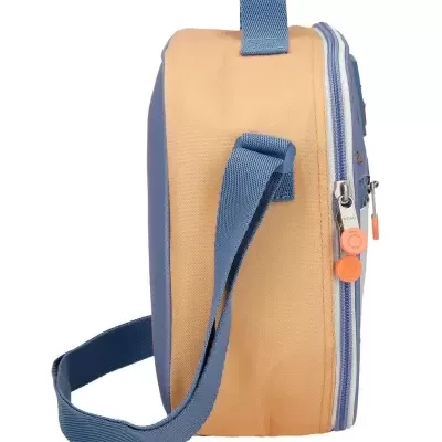 Mala de ombro bege e azul com fecho e alça azul