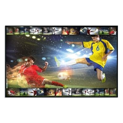 Pôster com jogadores de futebol em ação num campo iluminado