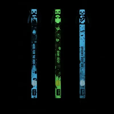 Três pulseiras LED com cabeças de panda e texto temático em cores azul e verde.