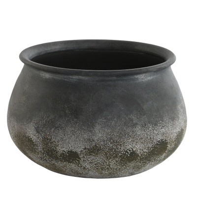 vaso de cerâmica cinza escuro com acabamento rústico e formato arredondado