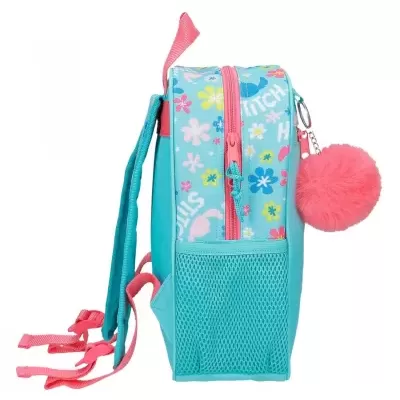 Mochila infantil azul turquesa com padrão de flores e pendente de pompom rosa