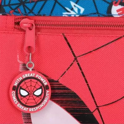 Puxador de zíper vermelho com desenho da máscara do Homem-Aranha e texto motivacional em fundo vermelho com padrão de teias