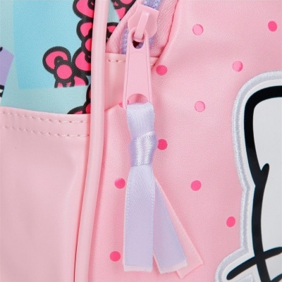 Close-up de mochila rosa com zíper rosa e fita branca