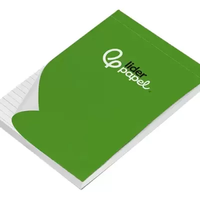 Bloco de notas com capa verde e folhas pautadas