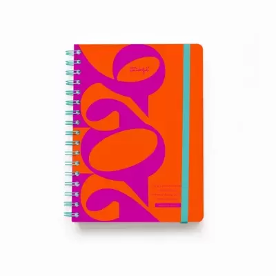 Agenda 2026 com capa colorida em laranja e roxo com espiral e elástico azul